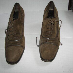 Salvatore Ferragamo women's light brown almond toe laced closure suede 9B pumps